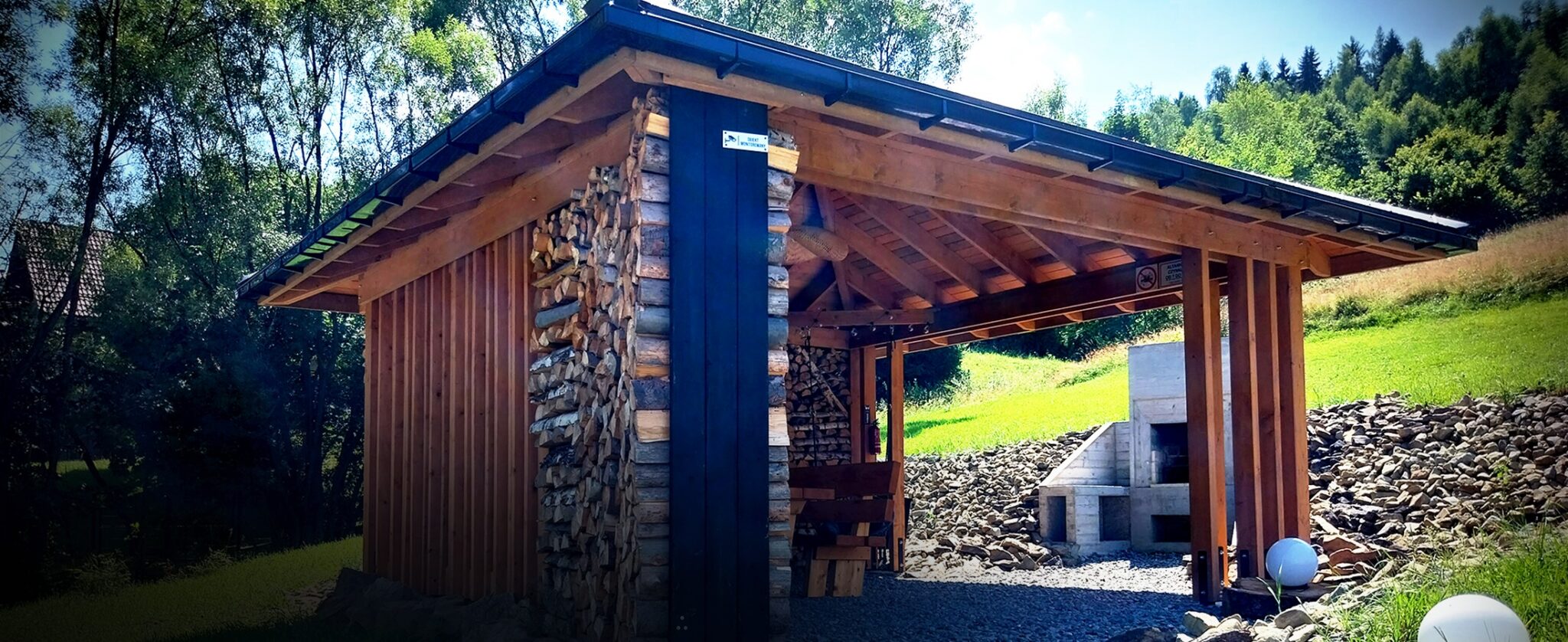 ALTANY I WIATY OGRODOWE