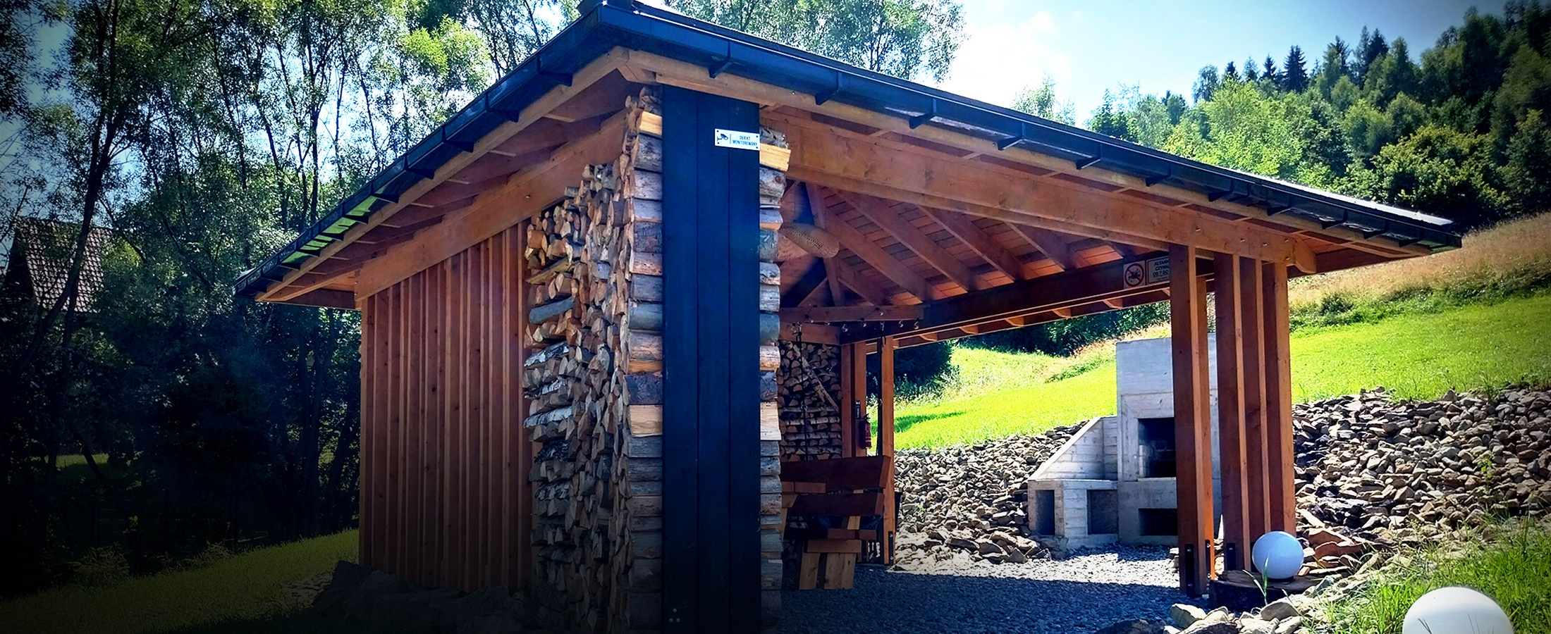 ALTANY I WIATY OGRODOWE